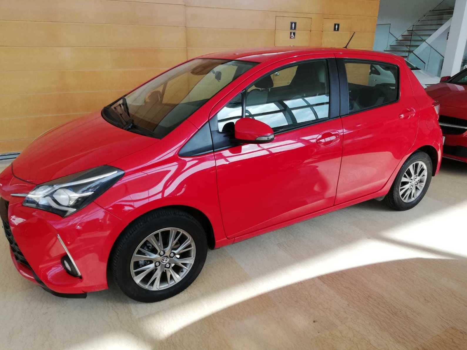TOYOTA Yaris 1.0 70 Active Tech 5p: Nuestro Stock de Bon Cars TOYOTA Yaris 1.0 70 Active Tech 5p: Nuestro Stock de Bon Cars