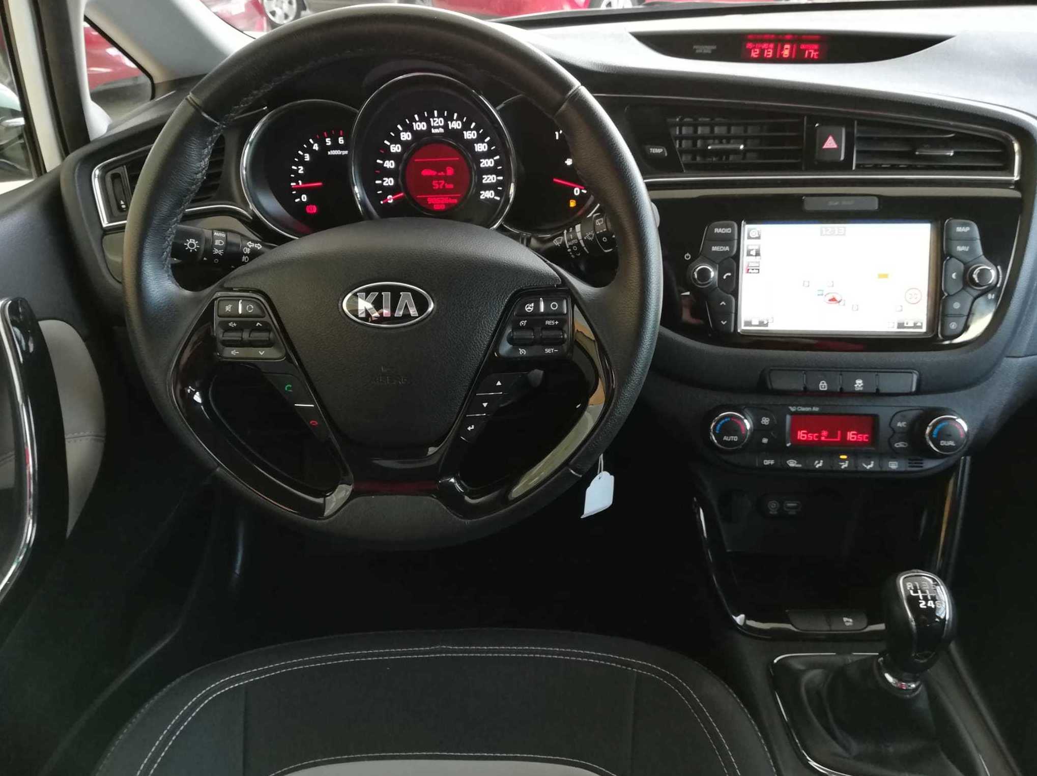 KIA ceed 1.4 CRDi WGT Tech 5p.: Nuestro Stock de Bon Cars KIA ceed 1.4 CRDi WGT Tech 5p.: Nuestro Stock de Bon Cars