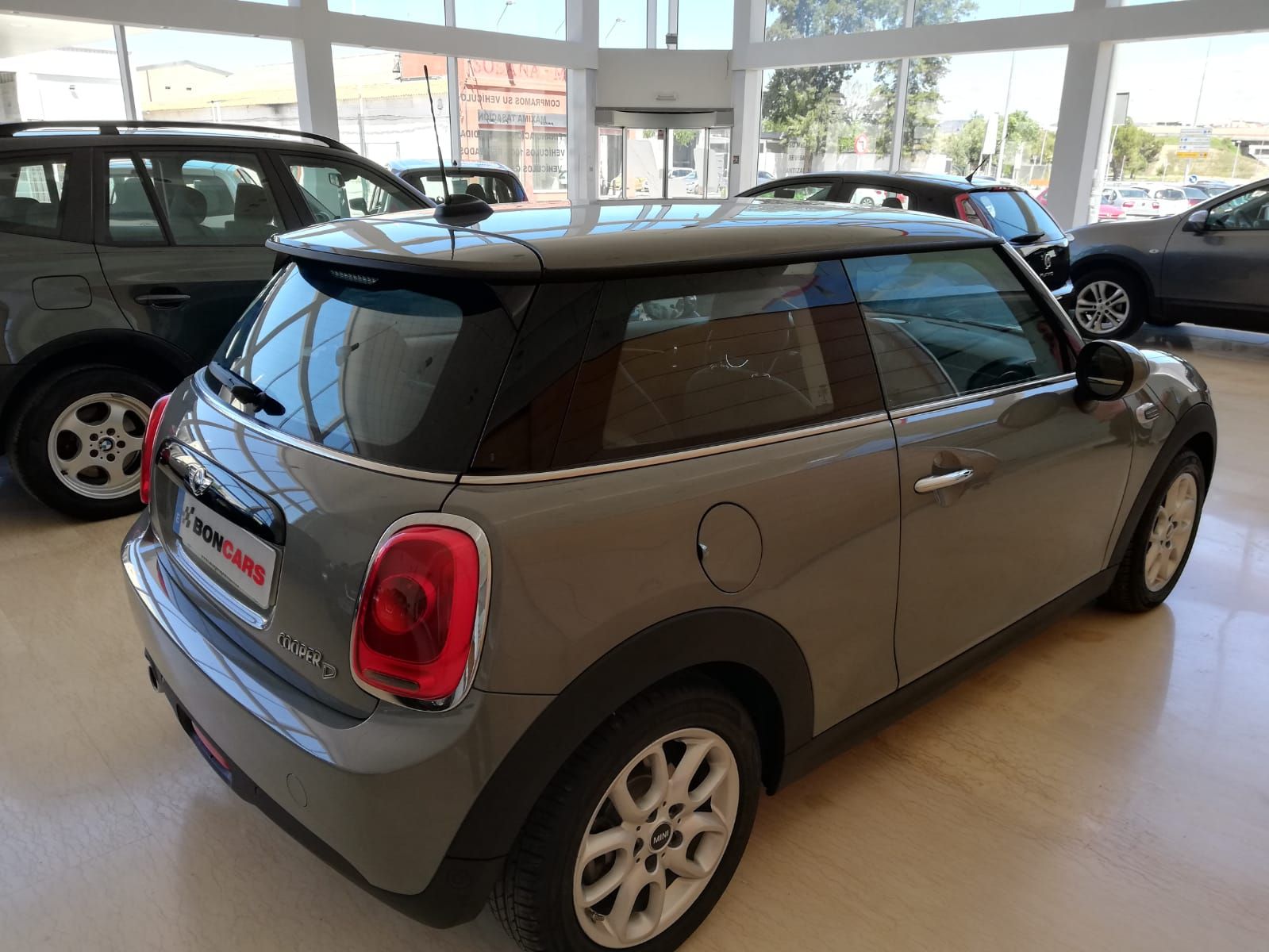 MINI MINI Cooper D 3p.: Nuestro Stock de Bon Cars MINI MINI Cooper D 3p.: Nuestro Stock de Bon Cars