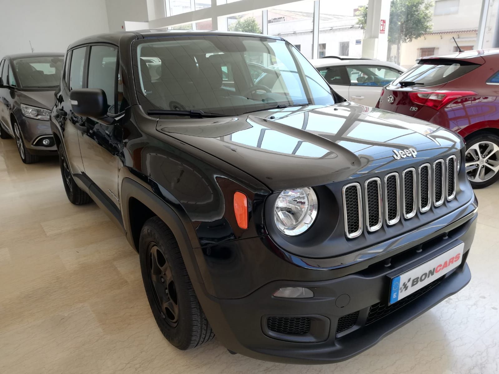 JEEP Renegade 1.6 ETORQ 110 HP Sport FWD 5p.: Nuestro Stock de Bon Cars JEEP Renegade 1.6 ETORQ 110 HP Sport FWD 5p.: Nuestro Stock de Bon Cars