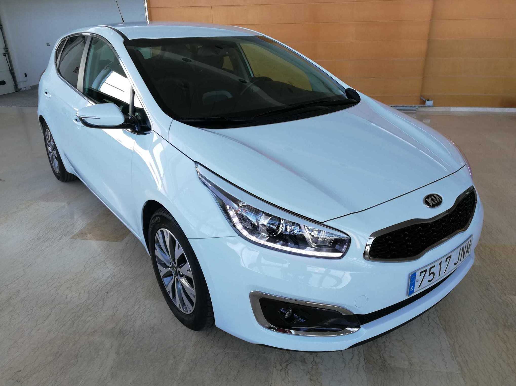 KIA ceed 1.4 CRDi WGT Tech 5p.: Nuestro Stock de Bon Cars KIA ceed 1.4 CRDi WGT Tech 5p.: Nuestro Stock de Bon Cars