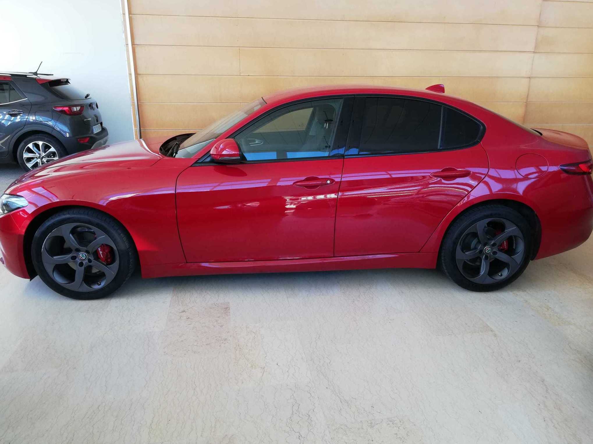 ALFA ROMEO Giulia 2.2 Diesel 118kW 160CV Super 4p: de Bon Cars ALFA ROMEO Giulia 2.2 Diesel 118kW 160CV Super 4p: de Bon Cars