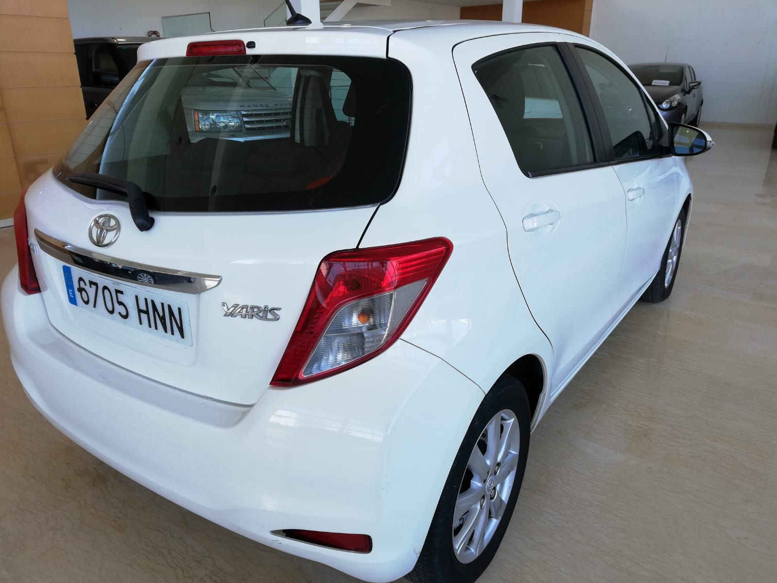 TOYOTA Yaris 70 ACTIVE 5p.: Nuestro Stock de Bon Cars TOYOTA Yaris 70 ACTIVE 5p.: Nuestro Stock de Bon Cars