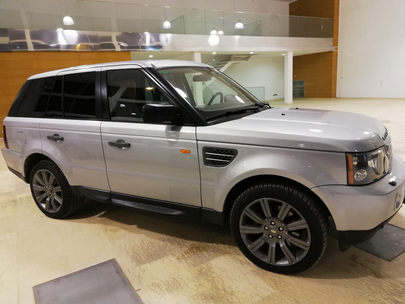 LAND-ROVER Range Rover Sport 3.6 TD V8 HSE 5p.: Nuestro Stock de Bon Cars LAND-ROVER Range Rover Sport 3.6 TD V8 HSE 5p.: Nuestro Stock de Bon Cars