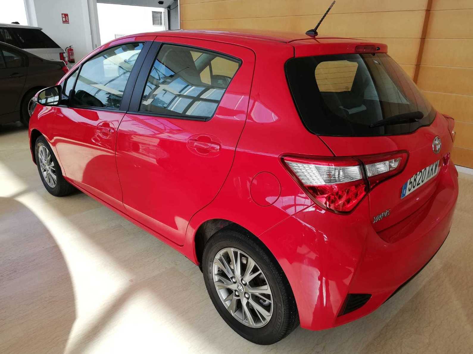 TOYOTA Yaris 1.0 70 Active Tech 5p: Nuestro Stock de Bon Cars TOYOTA Yaris 1.0 70 Active Tech 5p: Nuestro Stock de Bon Cars