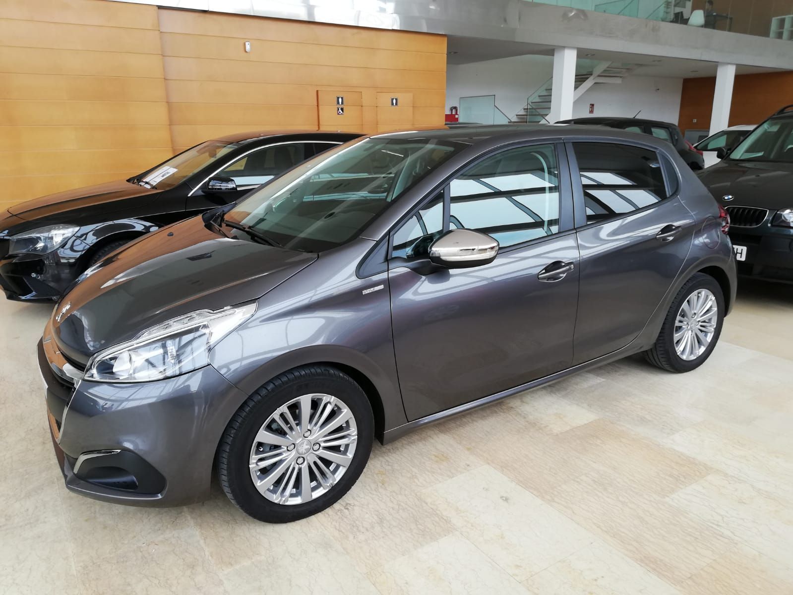 PEUGEOT 208 5P STYLE 1.6 BlueHDi 73KW 100CV 5p.: Nuestro Stock de Bon Cars PEUGEOT 208 5P STYLE 1.6 BlueHDi 73KW 100CV 5p.: Nuestro Stock de Bon Cars