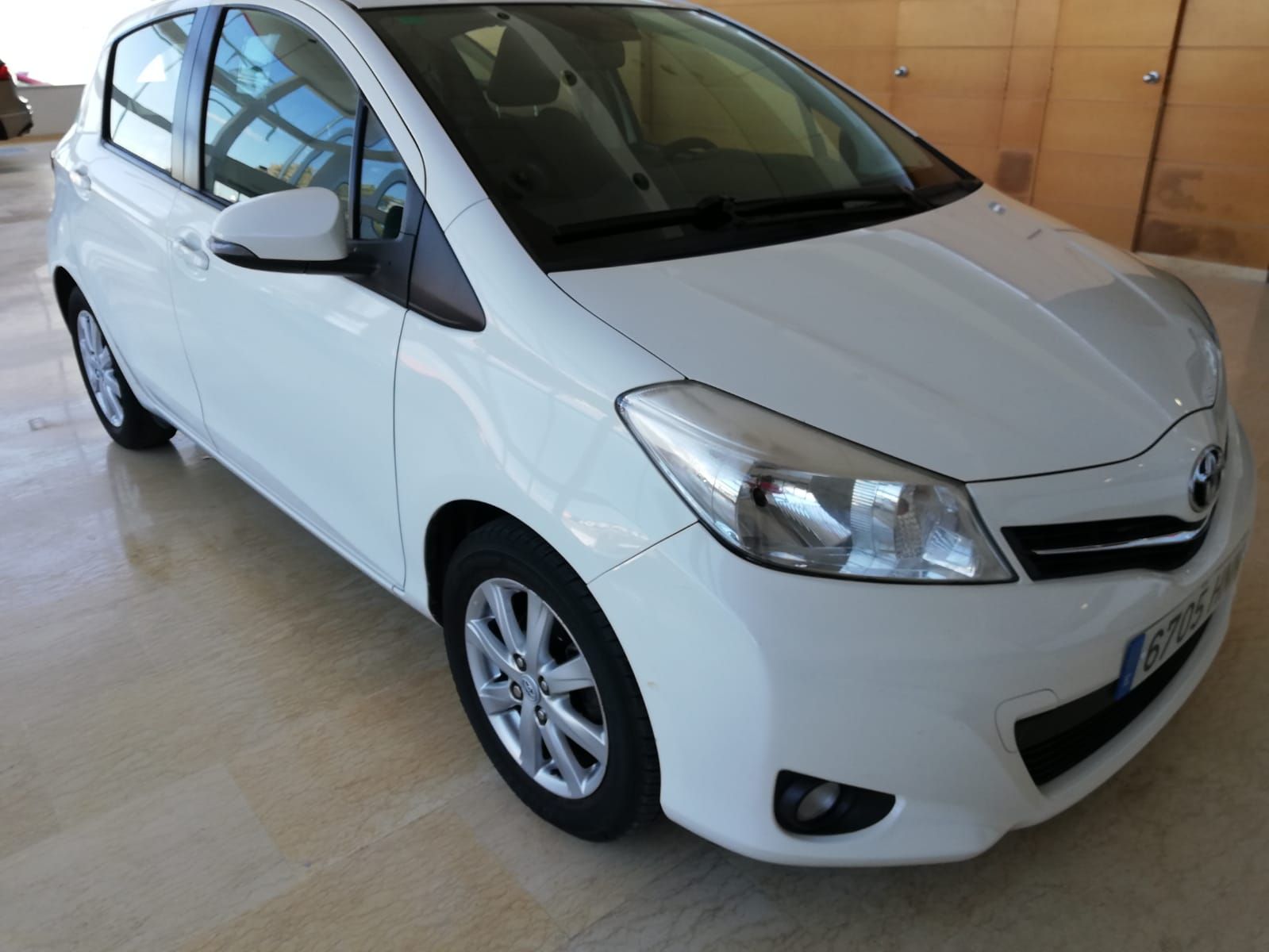 TOYOTA Yaris 70 ACTIVE 5p.: Nuestro Stock de Bon Cars TOYOTA Yaris 70 ACTIVE 5p.: Nuestro Stock de Bon Cars