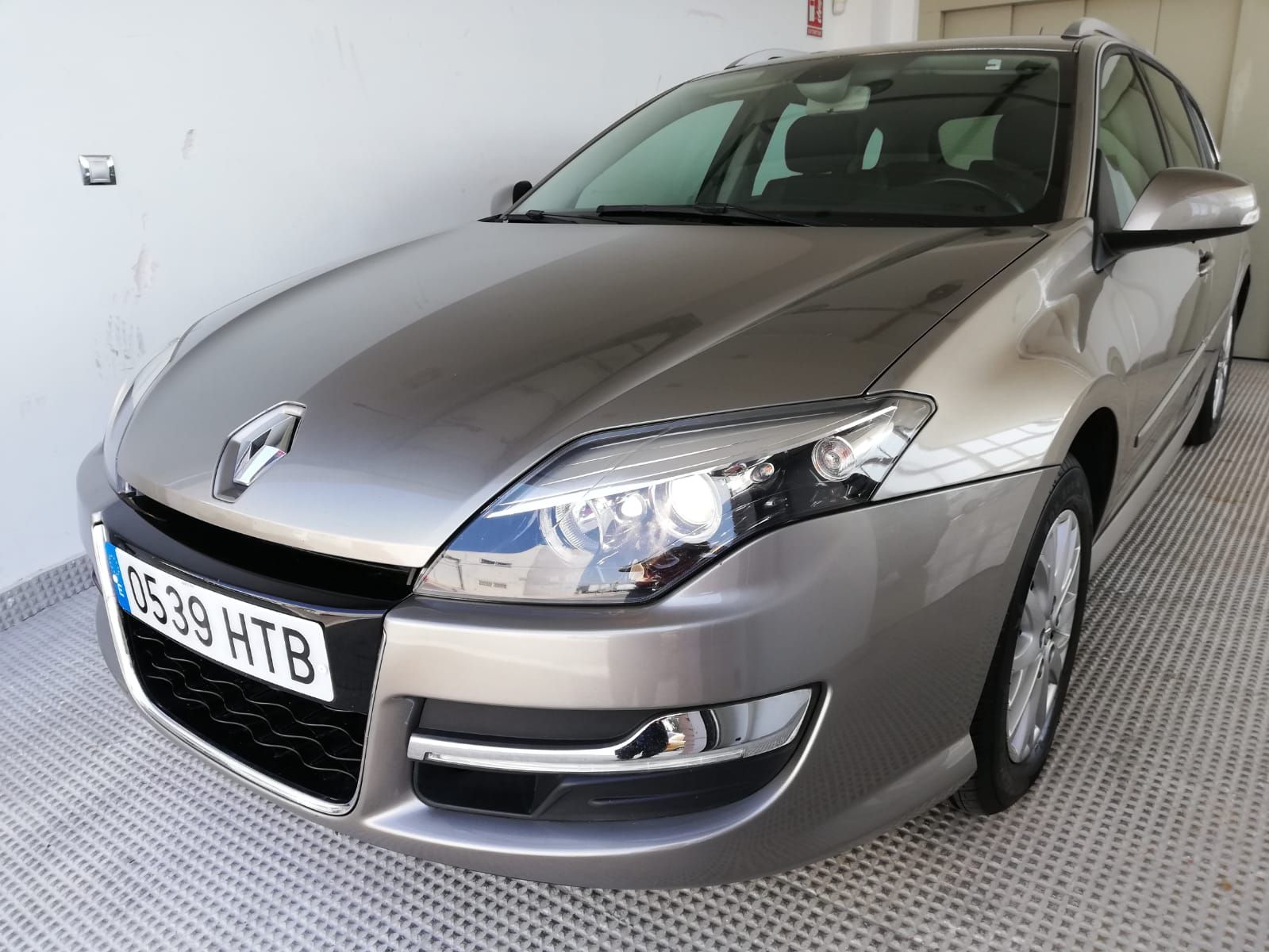 RENAULT Laguna G.Tour Emotion dCi 110 eco2 5p.: Nuestro Stock de Bon Cars RENAULT Laguna G.Tour Emotion dCi 110 eco2 5p.: Nuestro Stock de Bon Cars