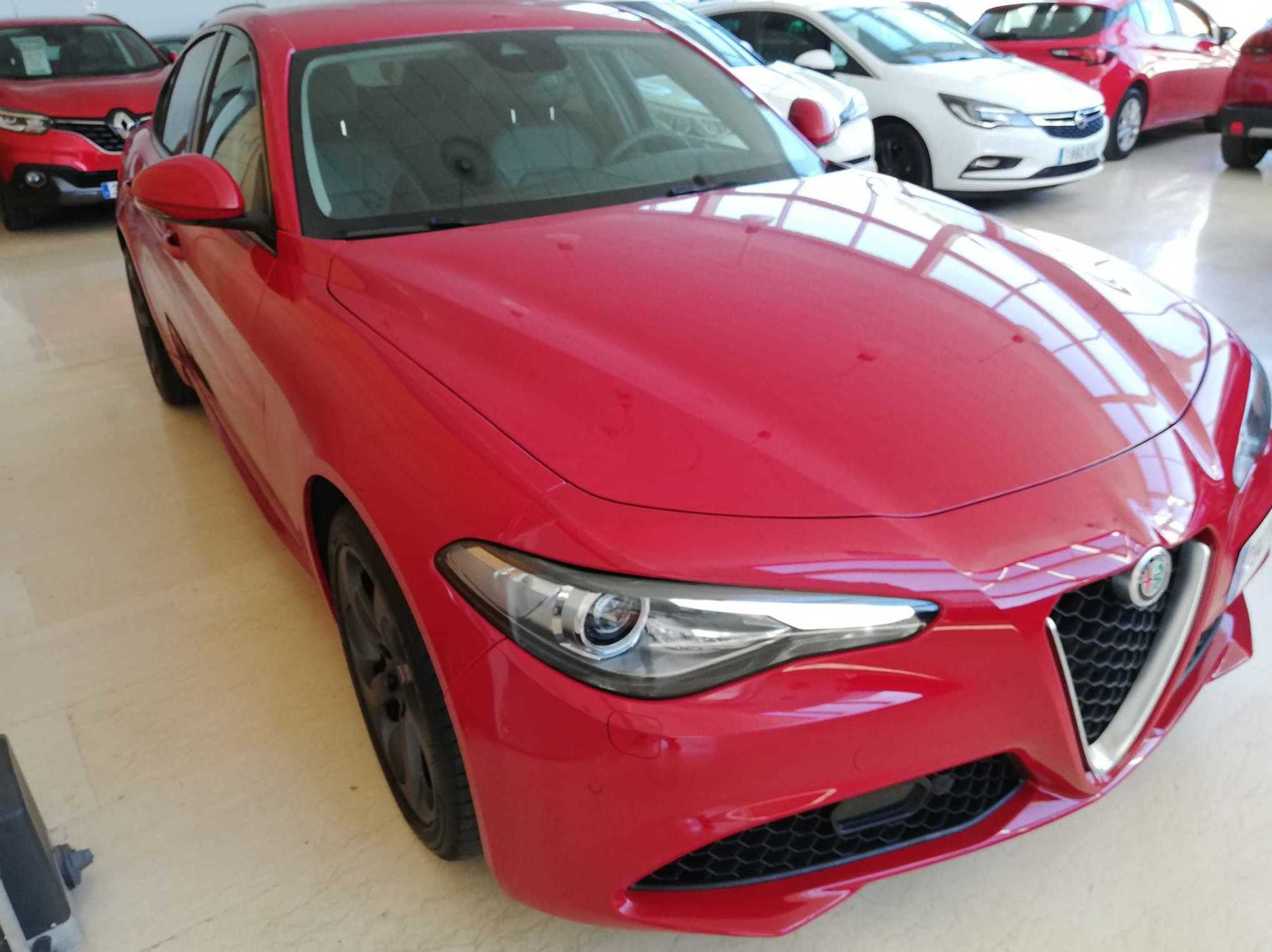 ALFA ROMEO Giulia 2.2 Diesel 118kW 160CV Super 4p: de Bon Cars ALFA ROMEO Giulia 2.2 Diesel 118kW 160CV Super 4p: de Bon Cars