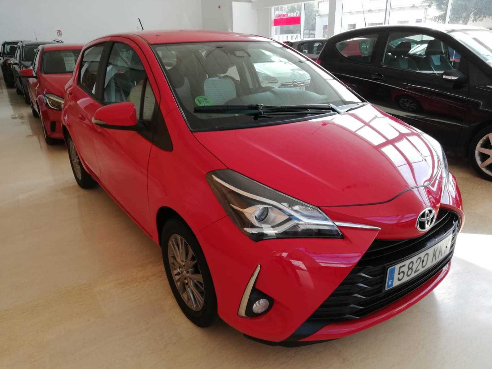TOYOTA Yaris 1.0 70 Active Tech 5p: Nuestro Stock de Bon Cars TOYOTA Yaris 1.0 70 Active Tech 5p: Nuestro Stock de Bon Cars