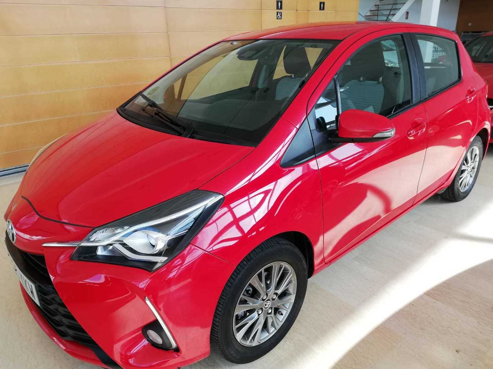TOYOTA Yaris 1.0 70 Active Tech 5p: Nuestro Stock de Bon Cars TOYOTA Yaris 1.0 70 Active Tech 5p: Nuestro Stock de Bon Cars