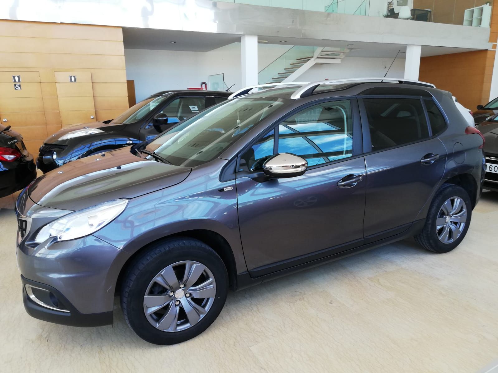 PEUGEOT 2008 Style 1.6 BlueHDi 73KW 100CV 5p.: Nuestro Stock de Bon Cars PEUGEOT 2008 Style 1.6 BlueHDi 73KW 100CV 5p.: Nuestro Stock de Bon Cars