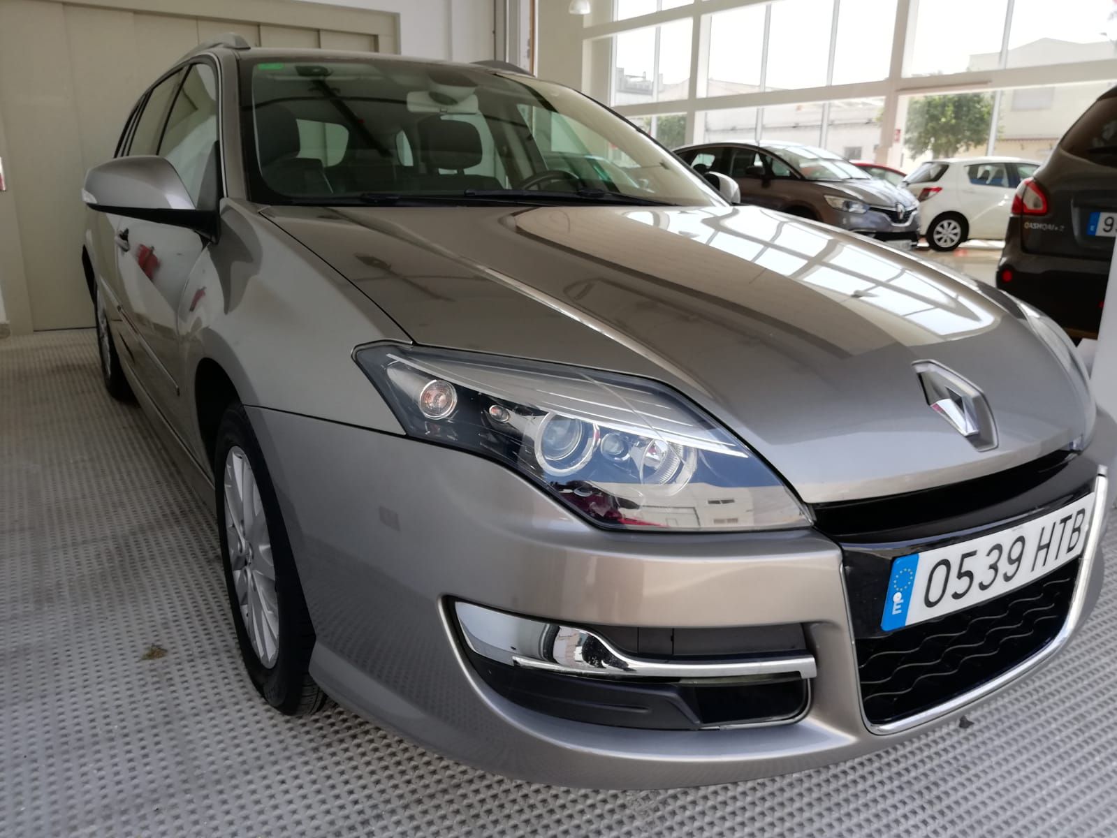 RENAULT Laguna G.Tour Emotion dCi 110 eco2 5p.: Nuestro Stock de Bon Cars RENAULT Laguna G.Tour Emotion dCi 110 eco2 5p.: Nuestro Stock de Bon Cars