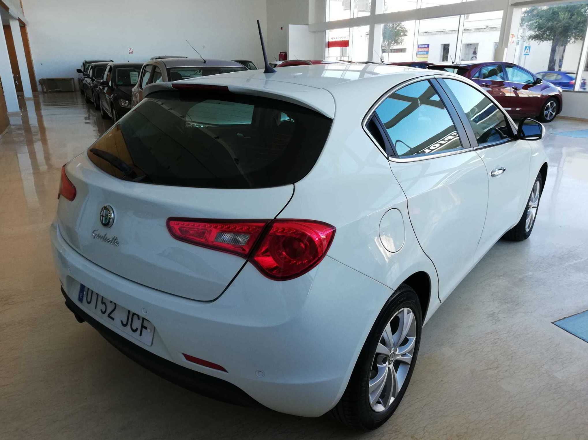 ALFA ROMEO Giulietta 1.6 JTDm 105cv Distinctive 5p: Nuestro Stock de Bon Cars ALFA ROMEO Giulietta 1.6 JTDm 105cv Distinctive 5p: Nuestro Stock de Bon Cars