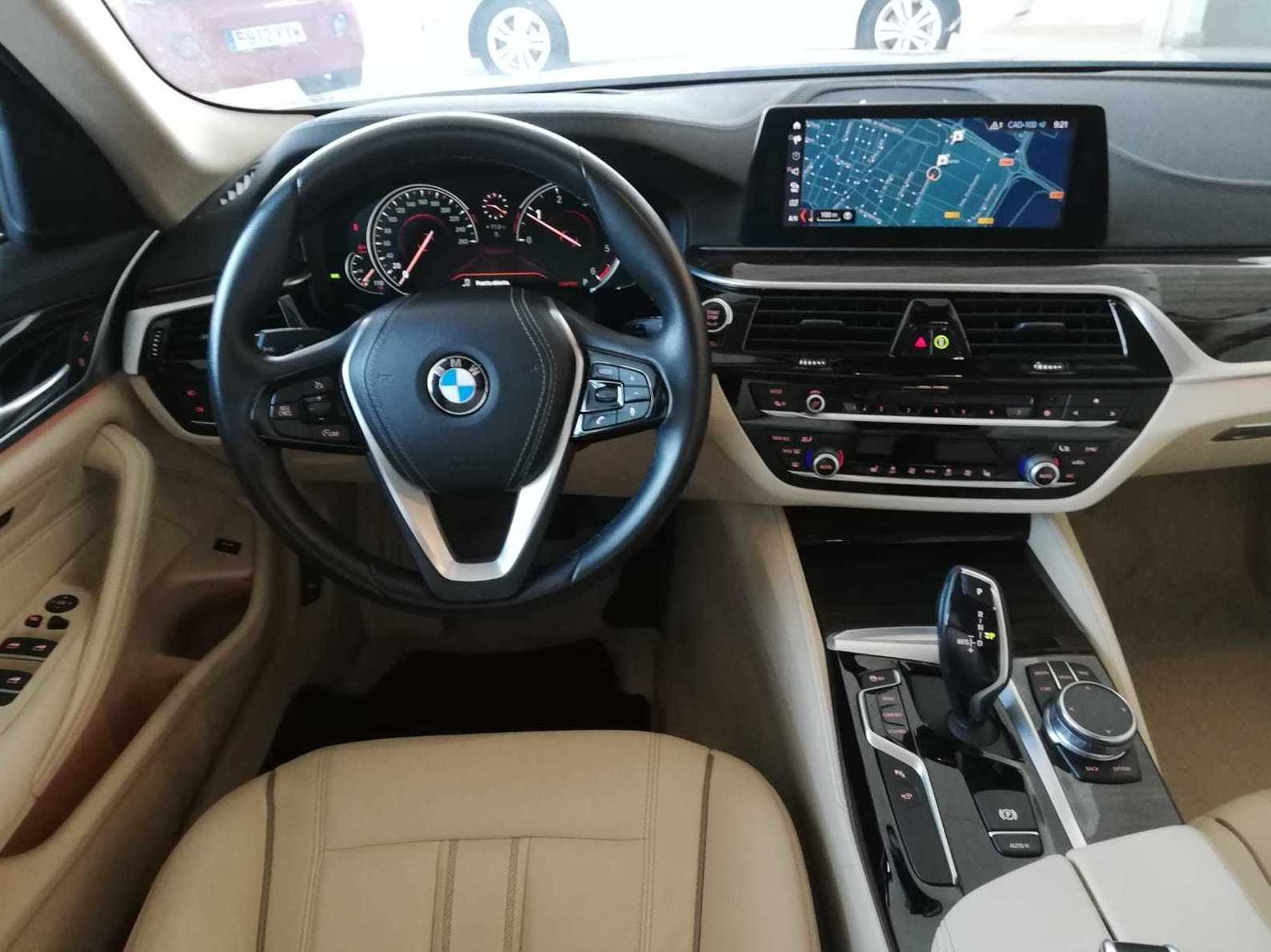 BMW Serie 5 520dA 4p Luxury Line: de Bon Cars BMW Serie 5 520dA 4p Luxury Line: de Bon Cars