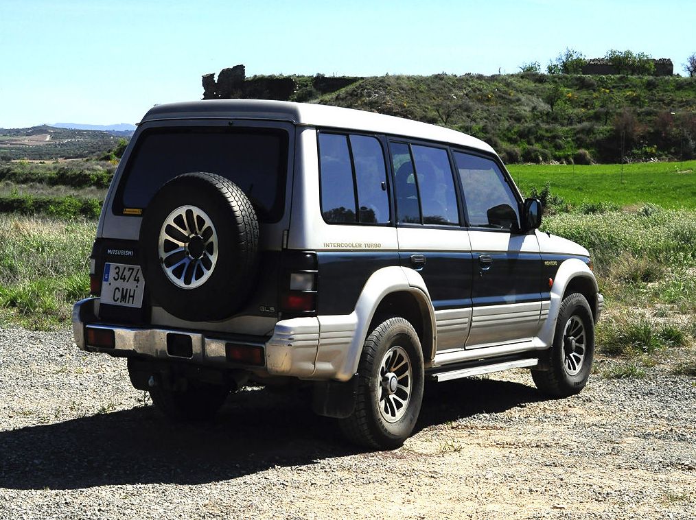 Mitsubishi - Remolques JOGE Mitsubishi - Remolques JOGE