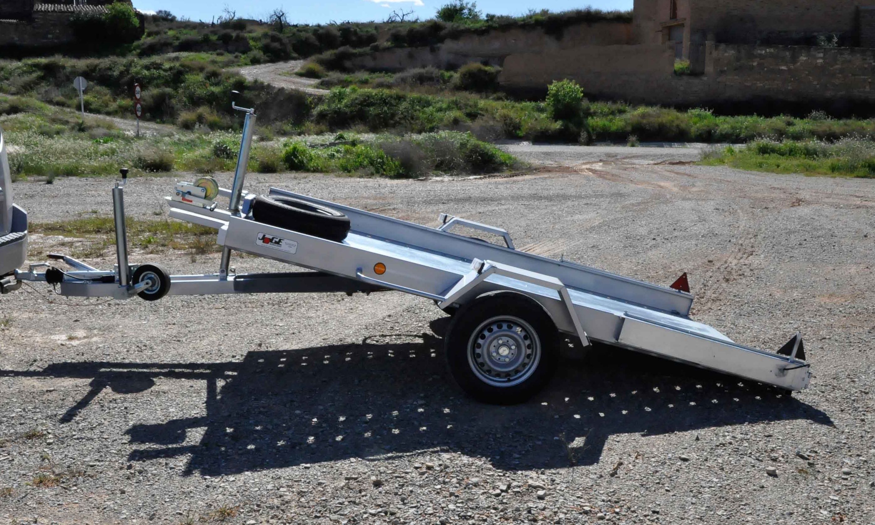 Plataforma basculante coches pequeños - Remolques JOGE Plataforma basculante coches pequeños - Remolques JOGE