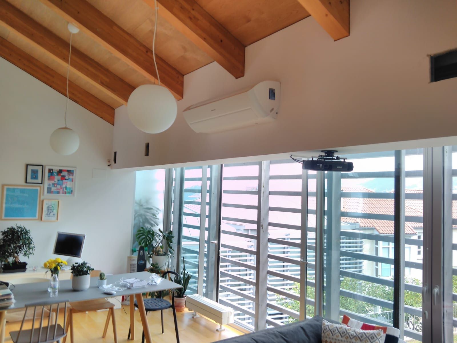 Obras realizadas de aire acondicionado / Vivienda particular: Catálogo de Instalaciones y Obras de Galicia S.L Obras realizadas de aire acondicionado / Vivienda particular: Catálogo de Instalaciones y Obras de Galicia S.L