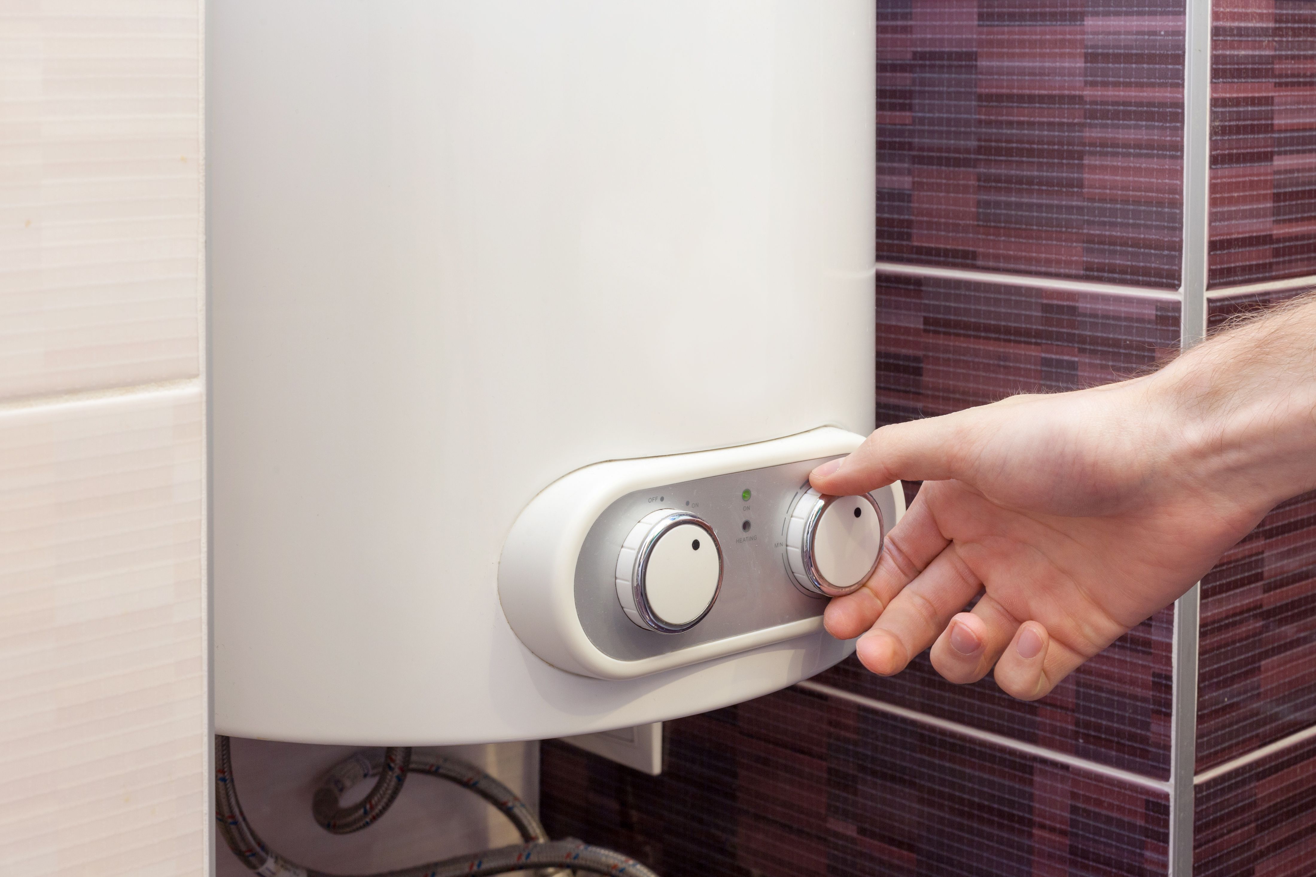 Calentadores a gas y acumuladores eléctricos: Catálogo de Instalaciones y Obras de Galicia S.L Calentadores a gas y acumuladores eléctricos: Catálogo de Instalaciones y Obras de Galicia S.L