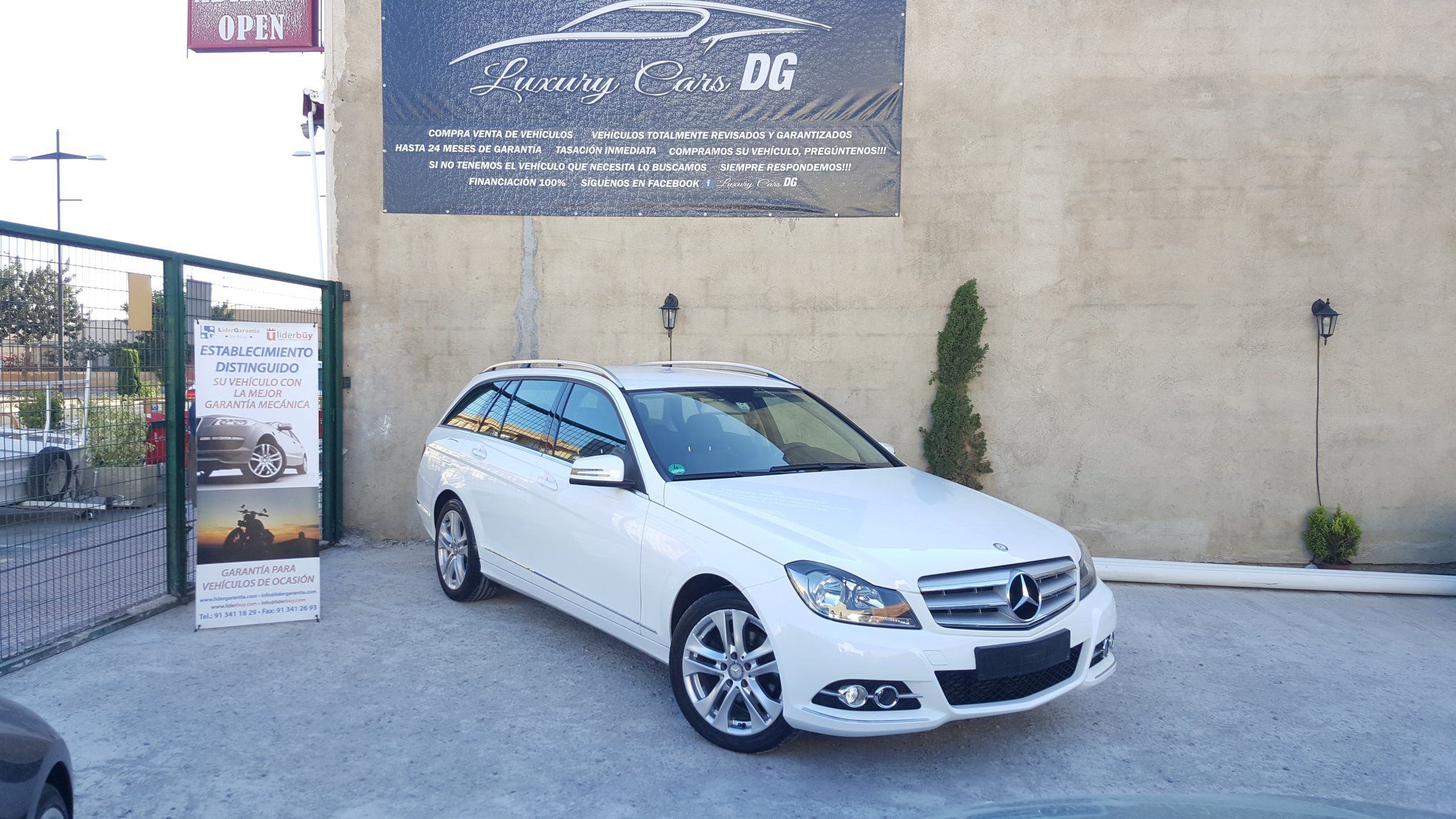 Mercedes C200 familiar: Venta de vehículos de Luxury Cars DG Mercedes C200 familiar: Venta de vehículos de Luxury Cars DG