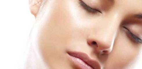 Maquillaje de aerógrafo: Servicios de Esther Ruiz Peluquería y Estética Maquillaje de aerógrafo: Servicios de Esther Ruiz Peluquería y Estética