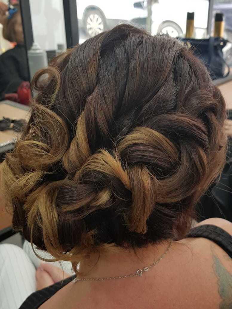 Recogidos de fiesta: Servicios de Esther Ruiz Peluquería y Estética Recogidos de fiesta: Servicios de Esther Ruiz Peluquería y Estética