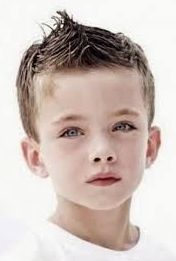Cortes de caballero y niño: Servicios de Esther Ruiz Peluquería & Estética Cortes de caballero y niño: Servicios de Esther Ruiz Peluquería & Estética