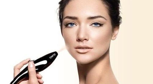 Maquillaje de aerógrafo: Servicios de Esther Ruiz Peluquería y Estética Maquillaje de aerógrafo: Servicios de Esther Ruiz Peluquería y Estética