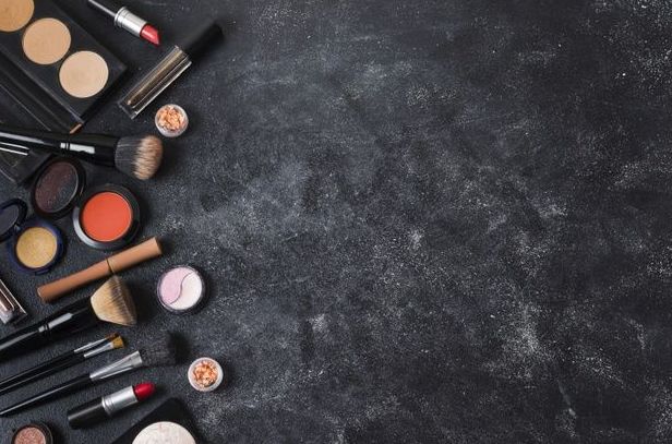 Maquillajes de novia, social y fiesta: Servicios de Esther Ruiz Peluquería y Estética Maquillajes de novia, social y fiesta: Servicios de Esther Ruiz Peluquería y Estética