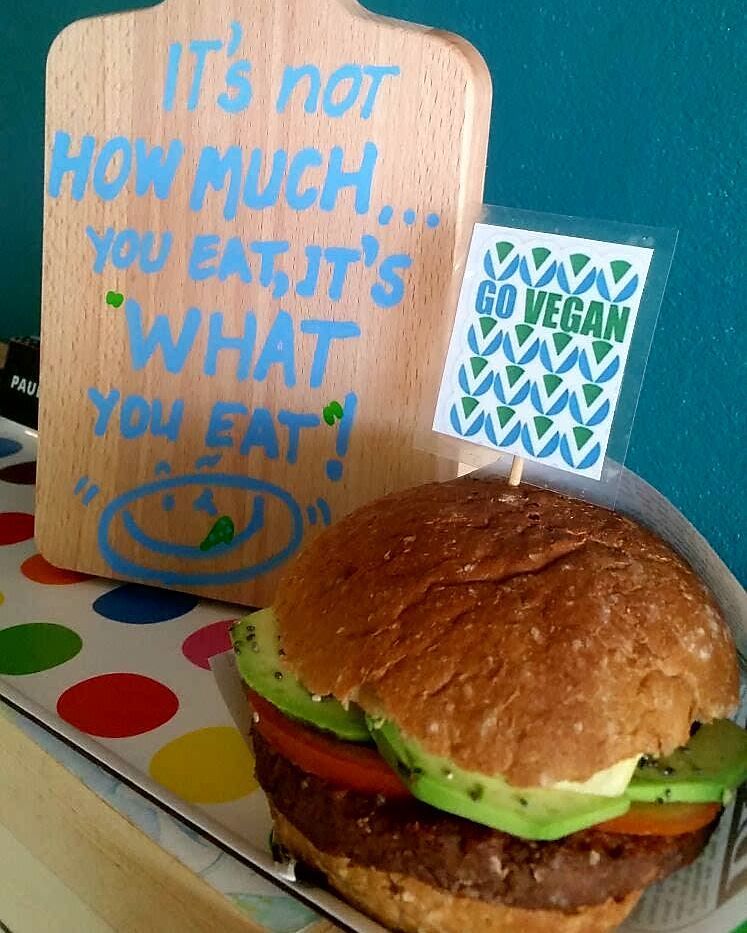 HAMBURGUESAS CASERAS: de Aquí & Ahora HAMBURGUESAS CASERAS: de Aquí & Ahora