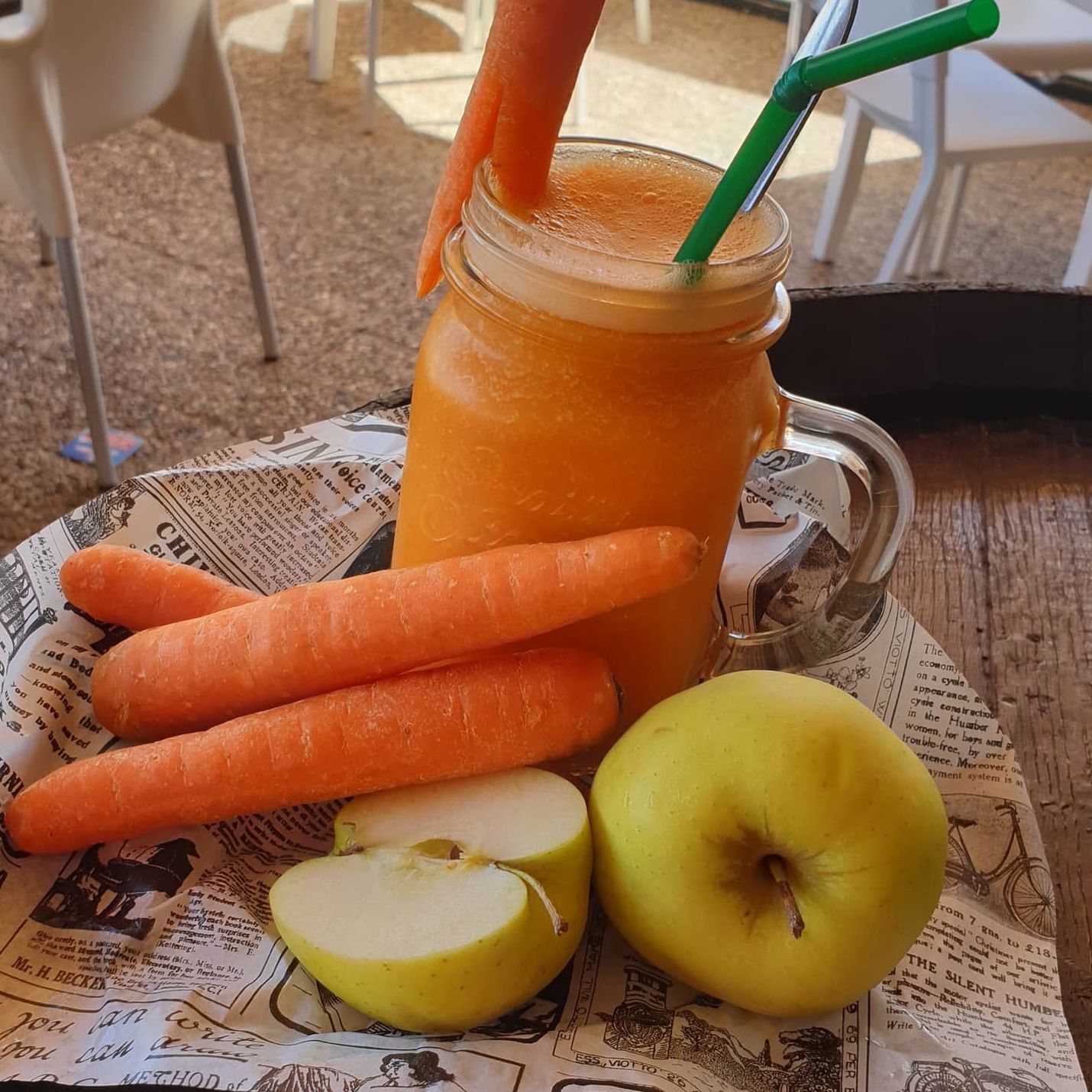 SMOOTHIES SALUDABLES: de Aquí & Ahora SMOOTHIES SALUDABLES: de Aquí & Ahora