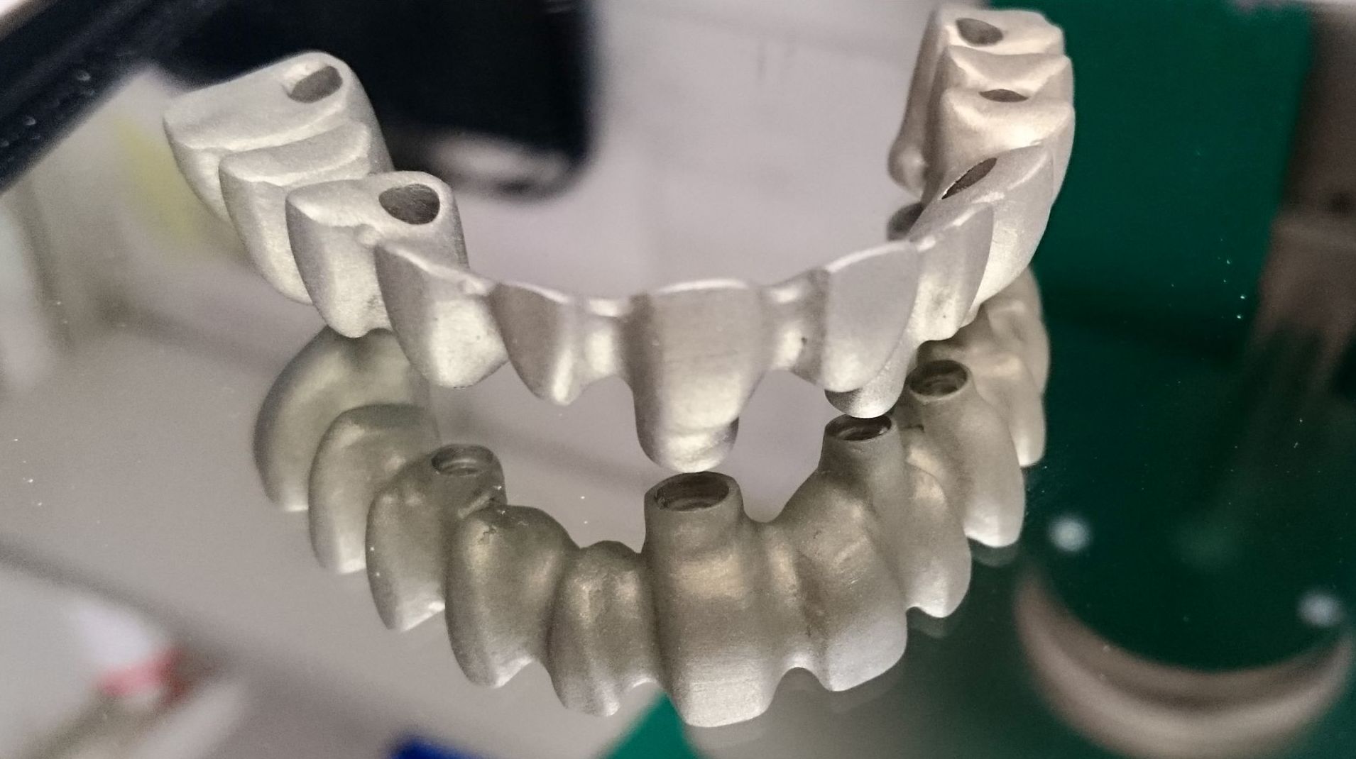 IMPLANTES IMPLANTES
