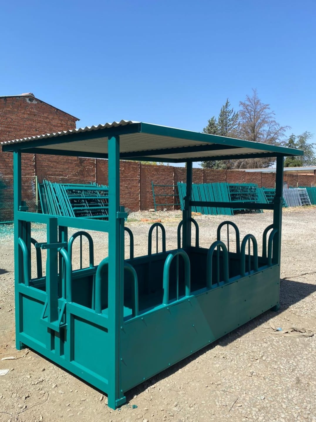 VA 49 VERDE COMEDERO PARA PAQUETES GRANDES: NUESTROS PRODUCTOS de Grupo Medina VA 49 VERDE COMEDERO PARA PAQUETES GRANDES: NUESTROS PRODUCTOS de Grupo Medina