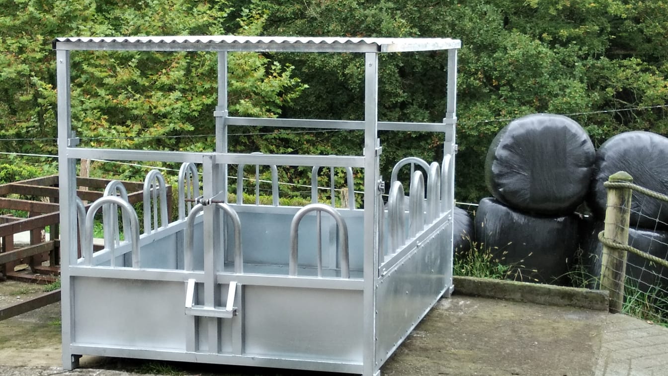 VA 51 COMEDERO DE PAQUETES GRANDES GALVANIZADO: NUESTROS PRODUCTOS de Grupo Medina VA 51 COMEDERO DE PAQUETES GRANDES GALVANIZADO: NUESTROS PRODUCTOS de Grupo Medina