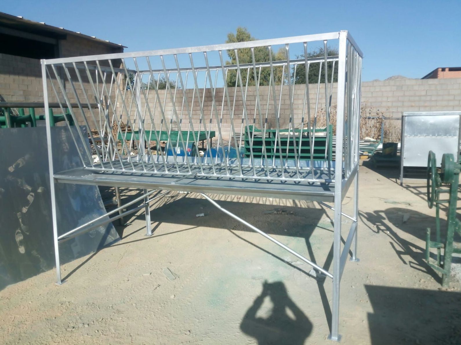 COMEDERO DE ALPACAS GRANDES PARA CABALLOS: NUESTROS PRODUCTOS de Grupo Medina COMEDERO DE ALPACAS GRANDES PARA CABALLOS: NUESTROS PRODUCTOS de Grupo Medina