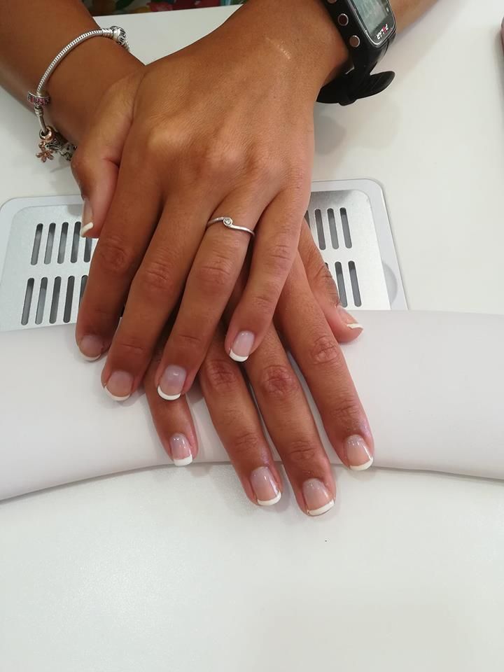 Manicura y pedicura: Tratamientos de Estética Yambel Manicura y pedicura: Tratamientos de Estética Yambel