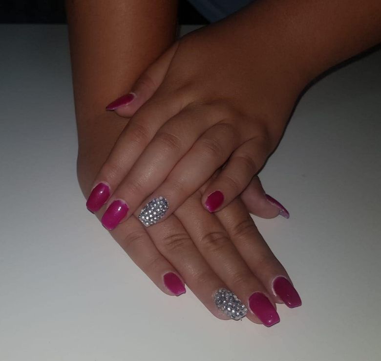 Manicura y pedicura: Tratamientos de Estética Yambel Manicura y pedicura: Tratamientos de Estética Yambel