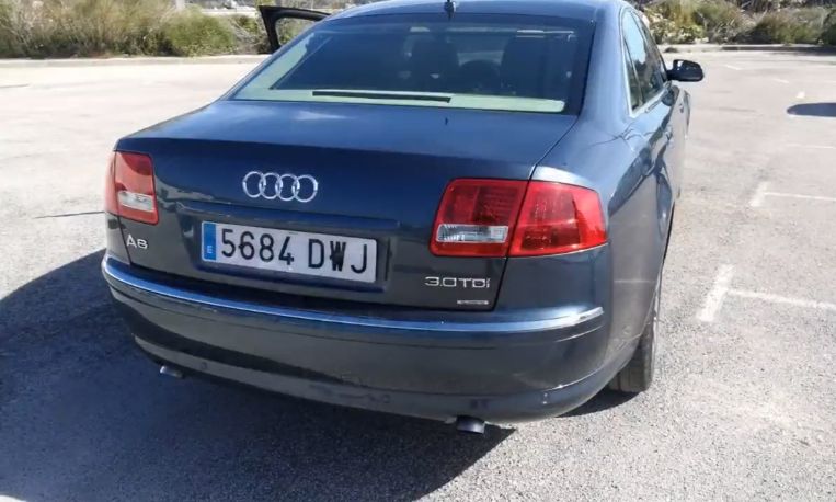 Audi A8: Catálogo de Chapa y Pintura El Chachi Audi A8: Catálogo de Chapa y Pintura El Chachi