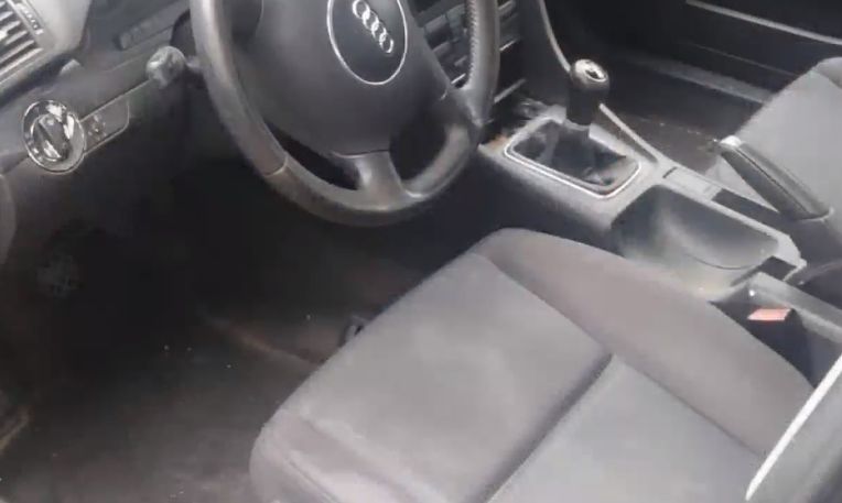Audi A4: Catálogo de Chapa y Pintura El Chachi Audi A4: Catálogo de Chapa y Pintura El Chachi
