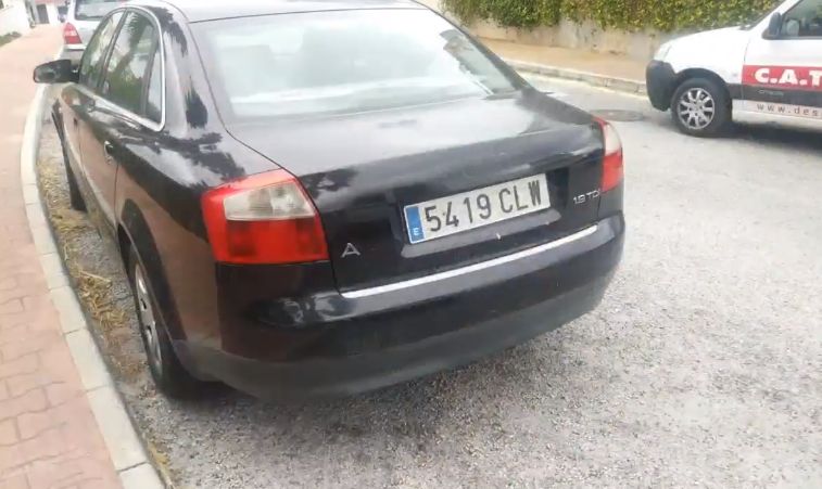 Audi A4: Catálogo de Chapa y Pintura El Chachi Audi A4: Catálogo de Chapa y Pintura El Chachi