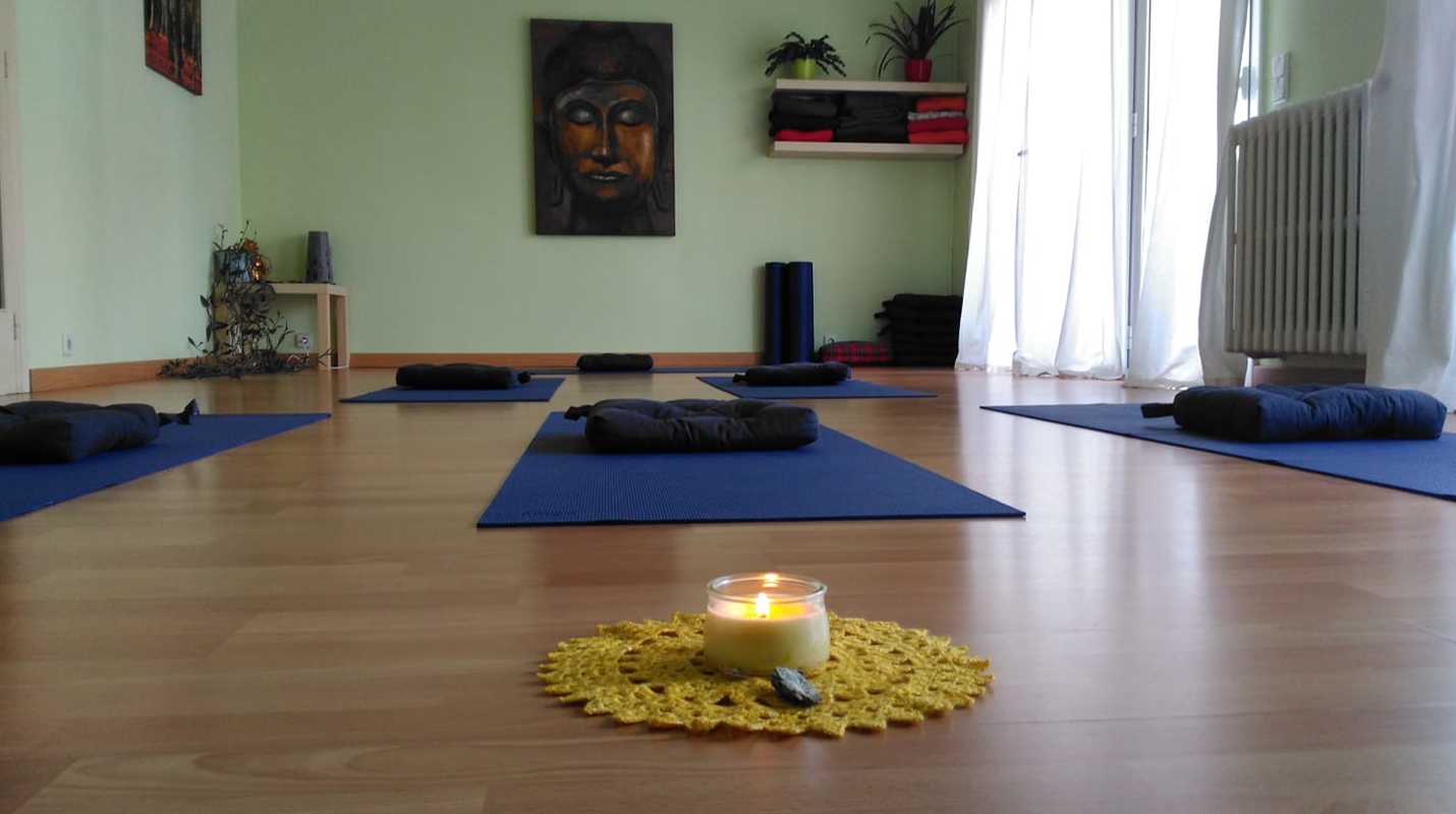 Yoga con Helena: Servicios de Espai 6 de Salut Yoga con Helena: Servicios de Espai 6 de Salut