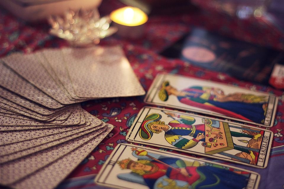 Tarot evolutivo: Servicios de Espai 6 de Salut Tarot evolutivo: Servicios de Espai 6 de Salut