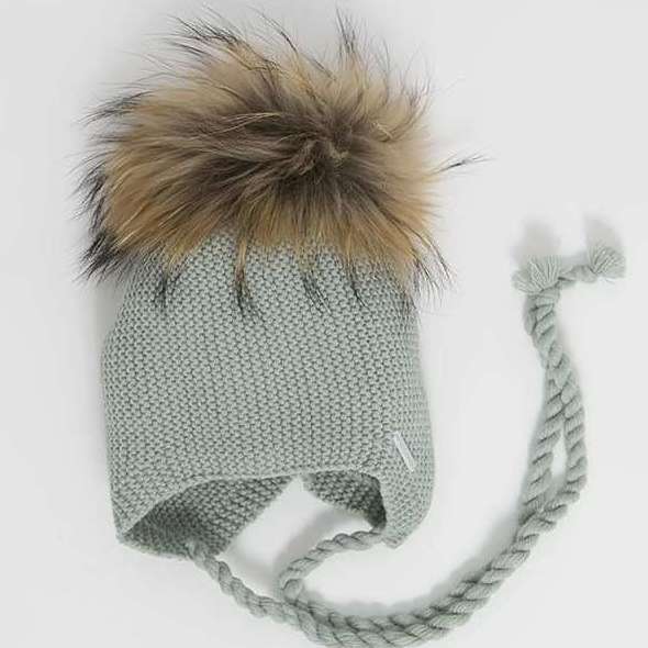 Gorrito con cordones Pangasa: Productos de Mister Baby Gorrito con cordones Pangasa: Productos de Mister Baby