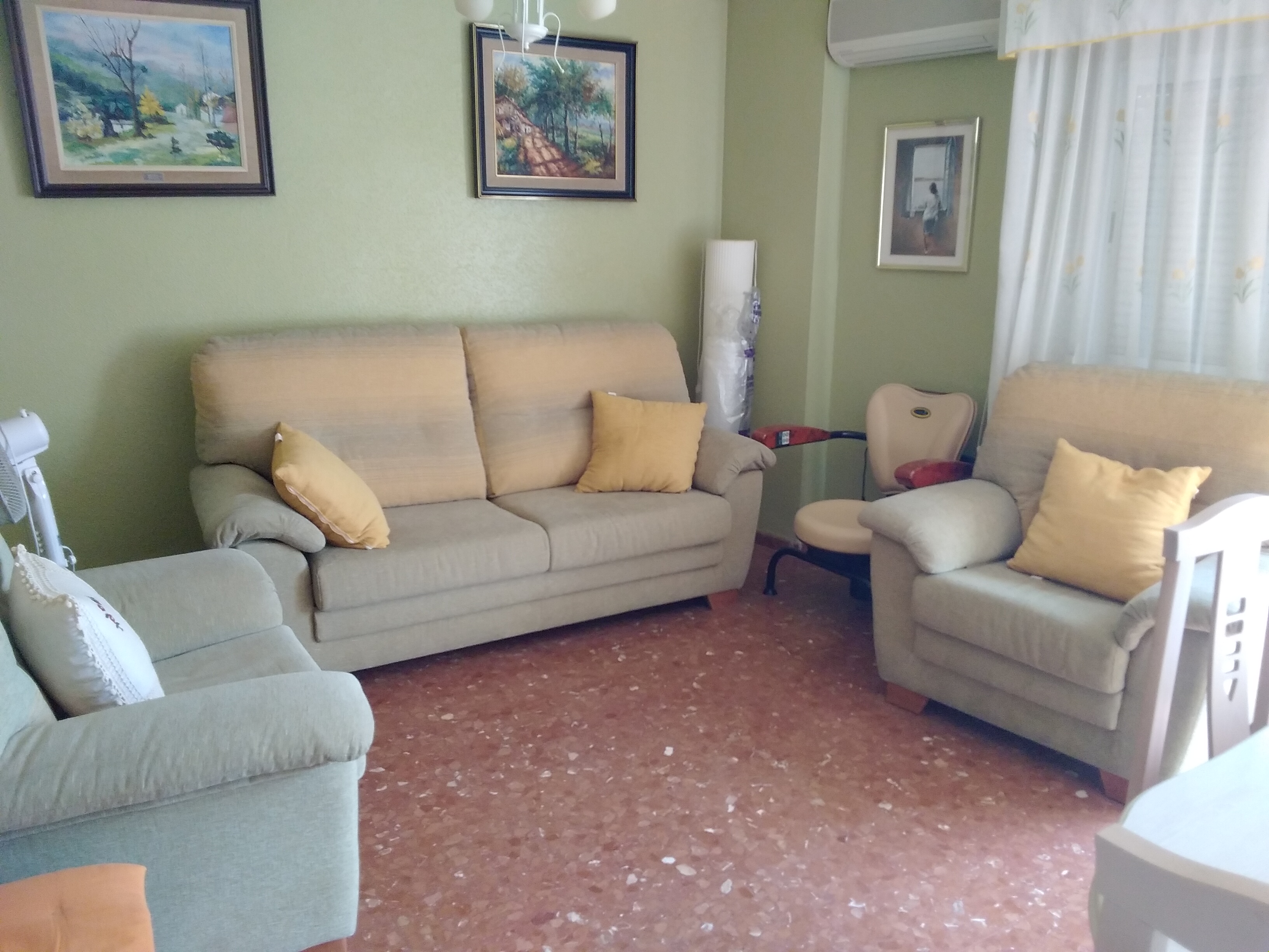VIVIENDA EN BENAHADUX DE 100M2: Servicios de Asesoría Castillo y Moreno VIVIENDA EN BENAHADUX DE 100M2: Servicios de Asesoría Castillo y Moreno