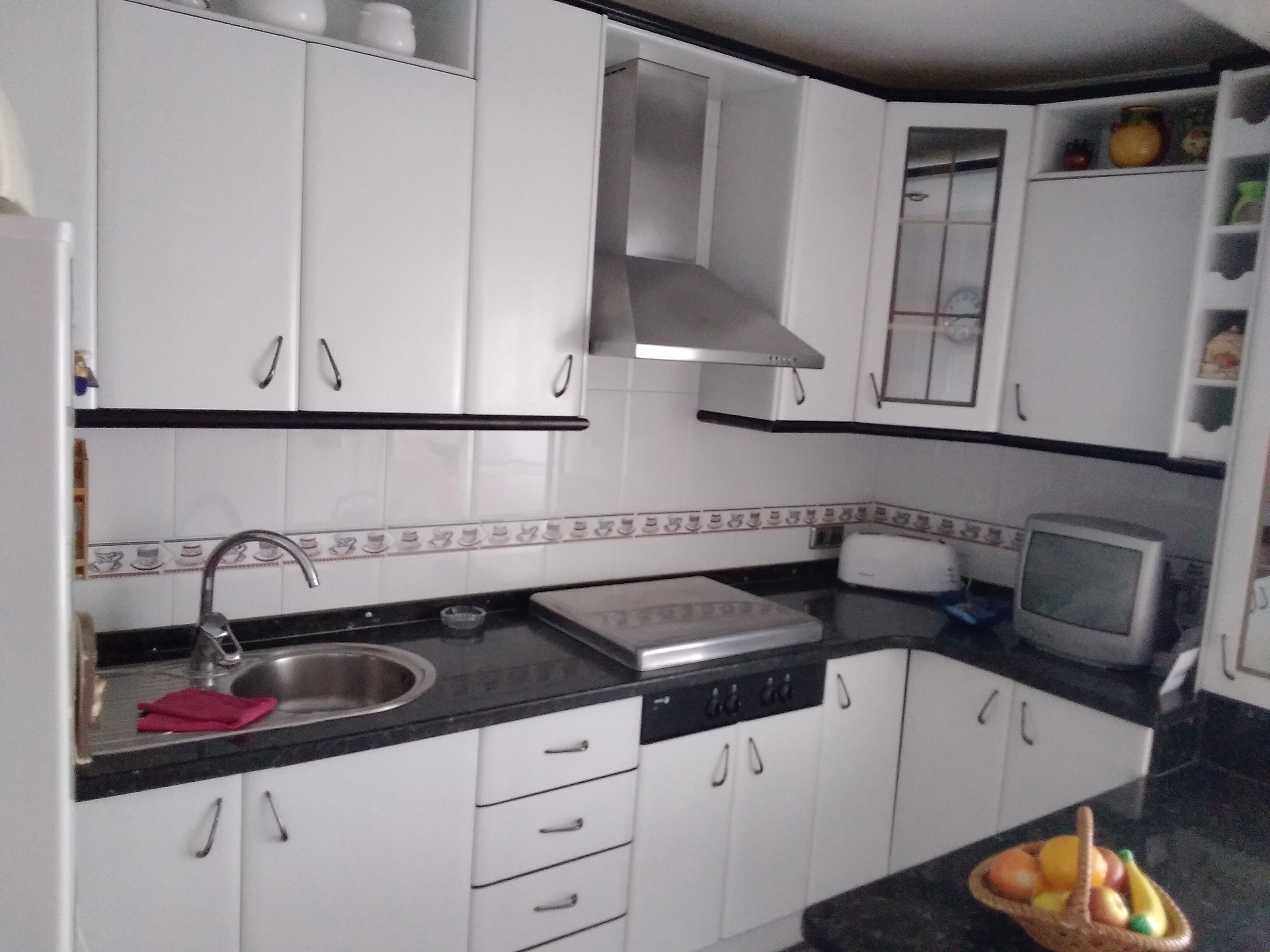 VIVIENDA EN BENAHADUX DE 100M2: Servicios de Asesoría Castillo y Moreno VIVIENDA EN BENAHADUX DE 100M2: Servicios de Asesoría Castillo y Moreno