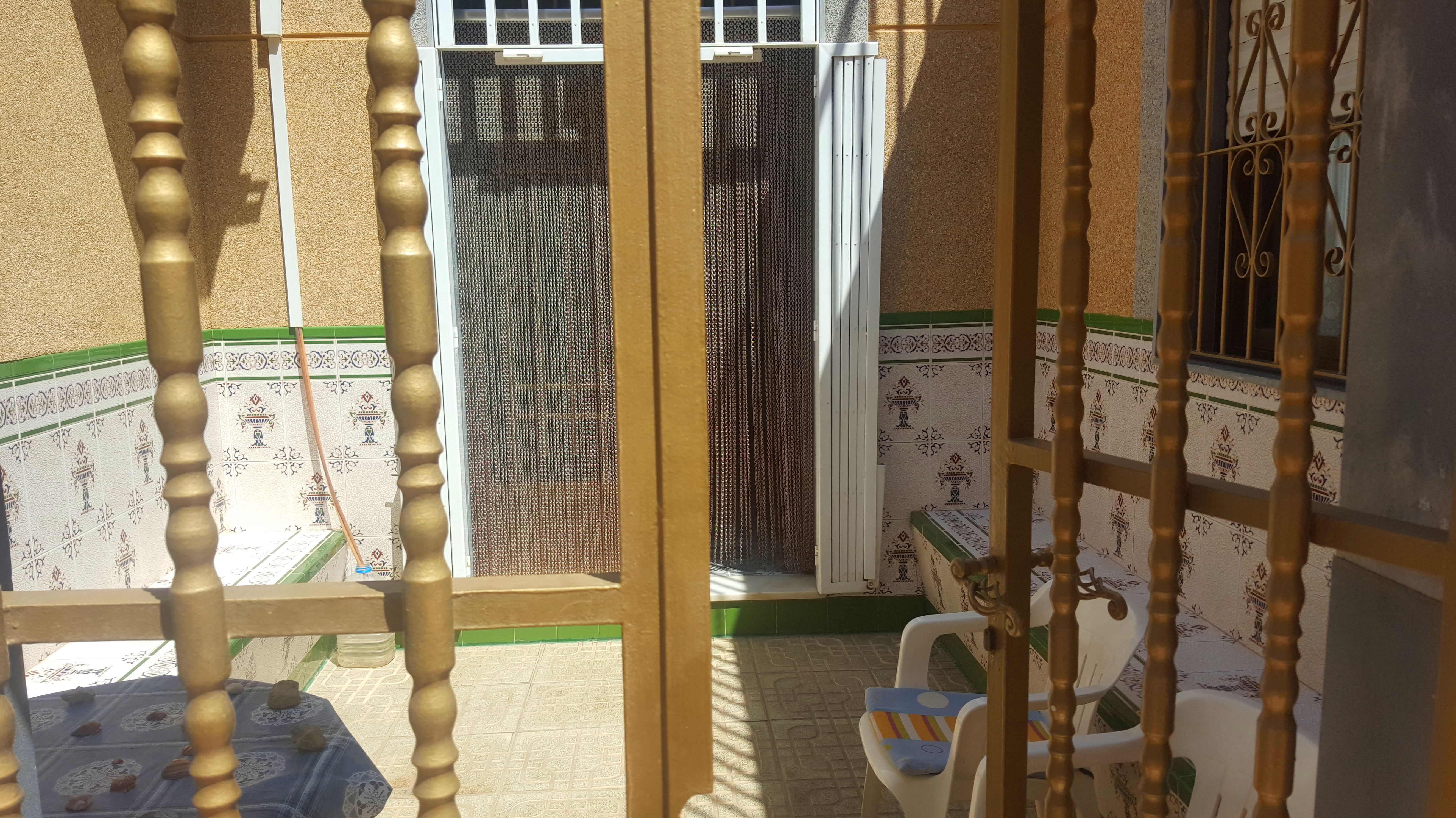 CASA EN BENAHADUX DE 100M2: Servicios de Asesoría Castillo y Moreno CASA EN BENAHADUX DE 100M2: Servicios de Asesoría Castillo y Moreno