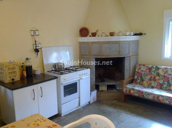 PARCELA CON VIVIENDA: Servicios de Asesoría Castillo y Moreno PARCELA CON VIVIENDA: Servicios de Asesoría Castillo y Moreno