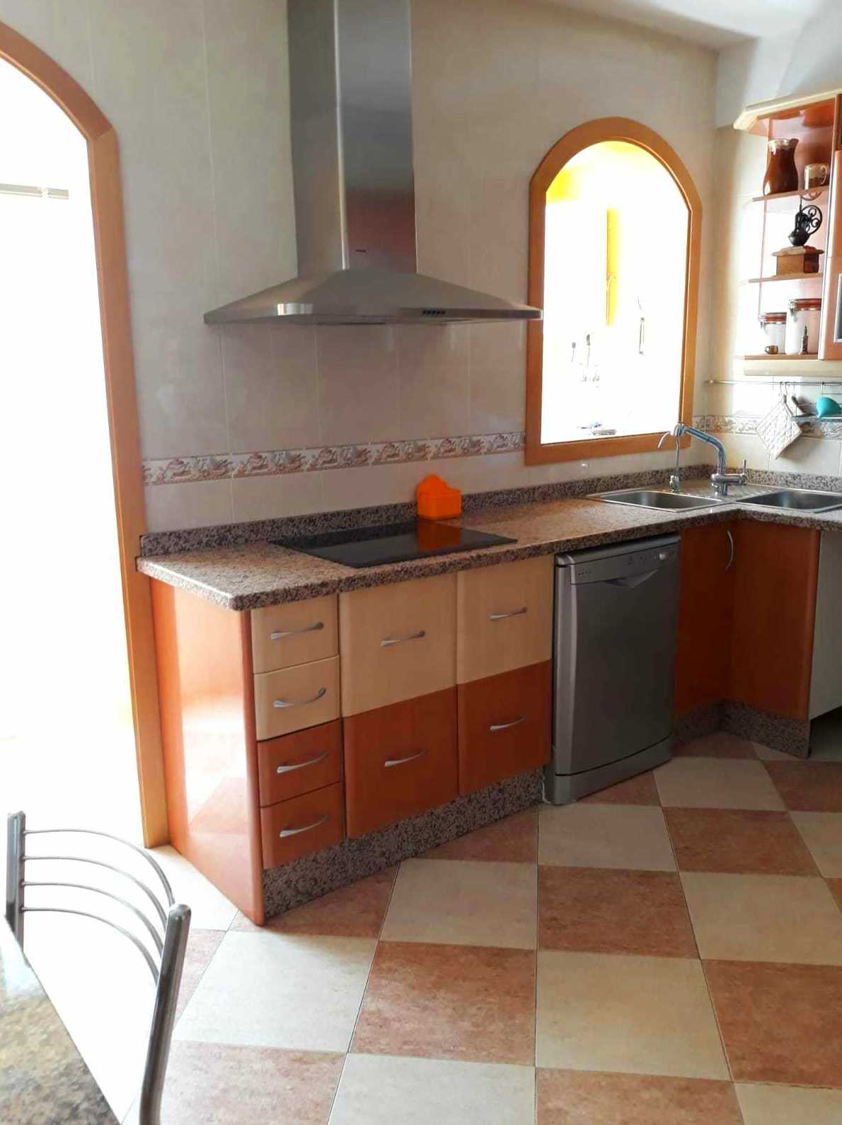 PISO EN ROQUETAS DE MAR: Servicios de Asesoría Castillo y Moreno PISO EN ROQUETAS DE MAR: Servicios de Asesoría Castillo y Moreno